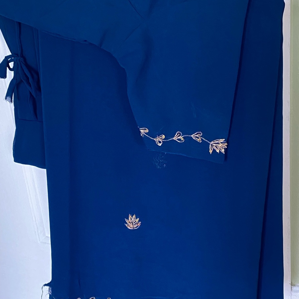 Elegant Blue Embroidered Women's Indian outfit, saree with matching blouse